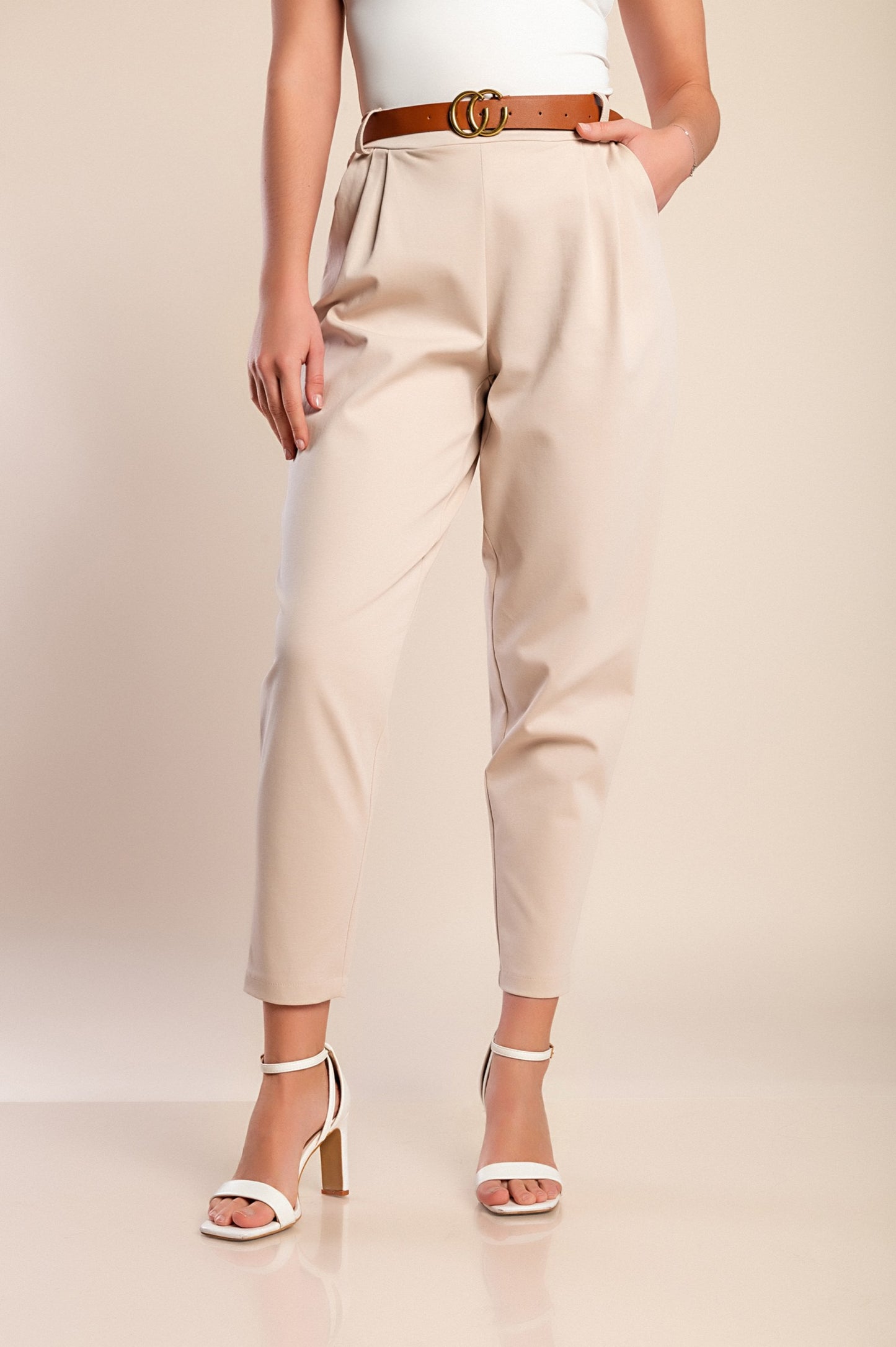 Pantaloni lunghi con cintura decorativa, beige