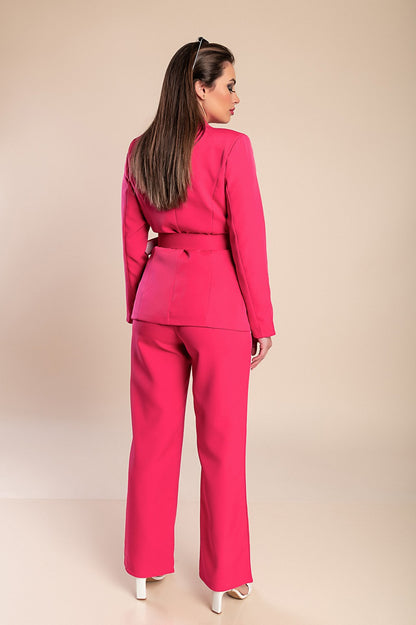 L'elegante Tailleur pantalone con cintura, rosa