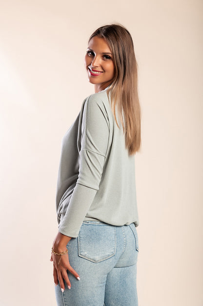 MAGLIETTA OVERSIZE CON SCOLLO A BARCA E MANICHE AMPIE DANICA, GRIGIO