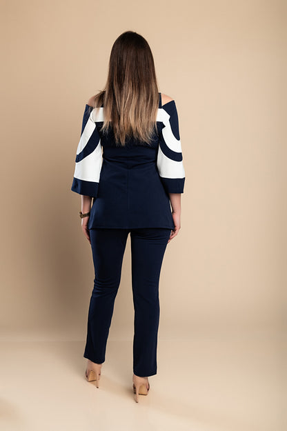 Competo elegante top con maniche a campana e pantaloni, nero