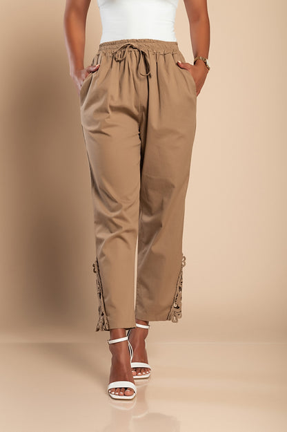 Pantalone elegante in cotone con pizzo, beige