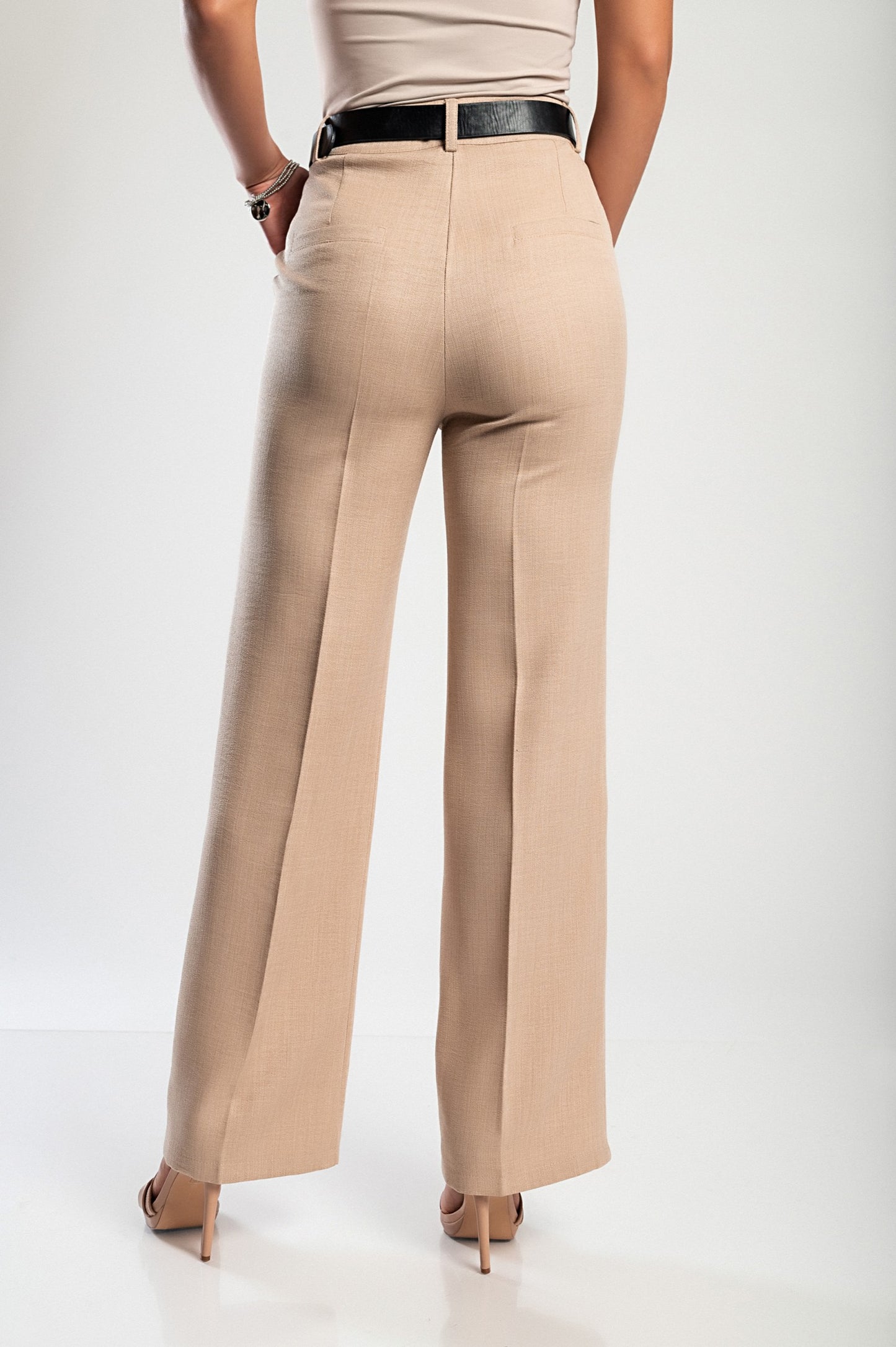 Completo elegante blazer e pantaloni, beige