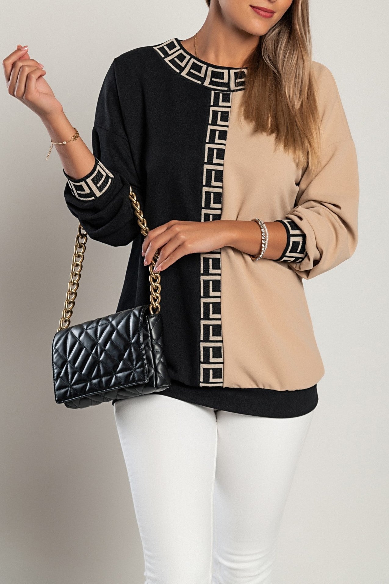 Maglia ampia con stampa geometrica, nero e beige