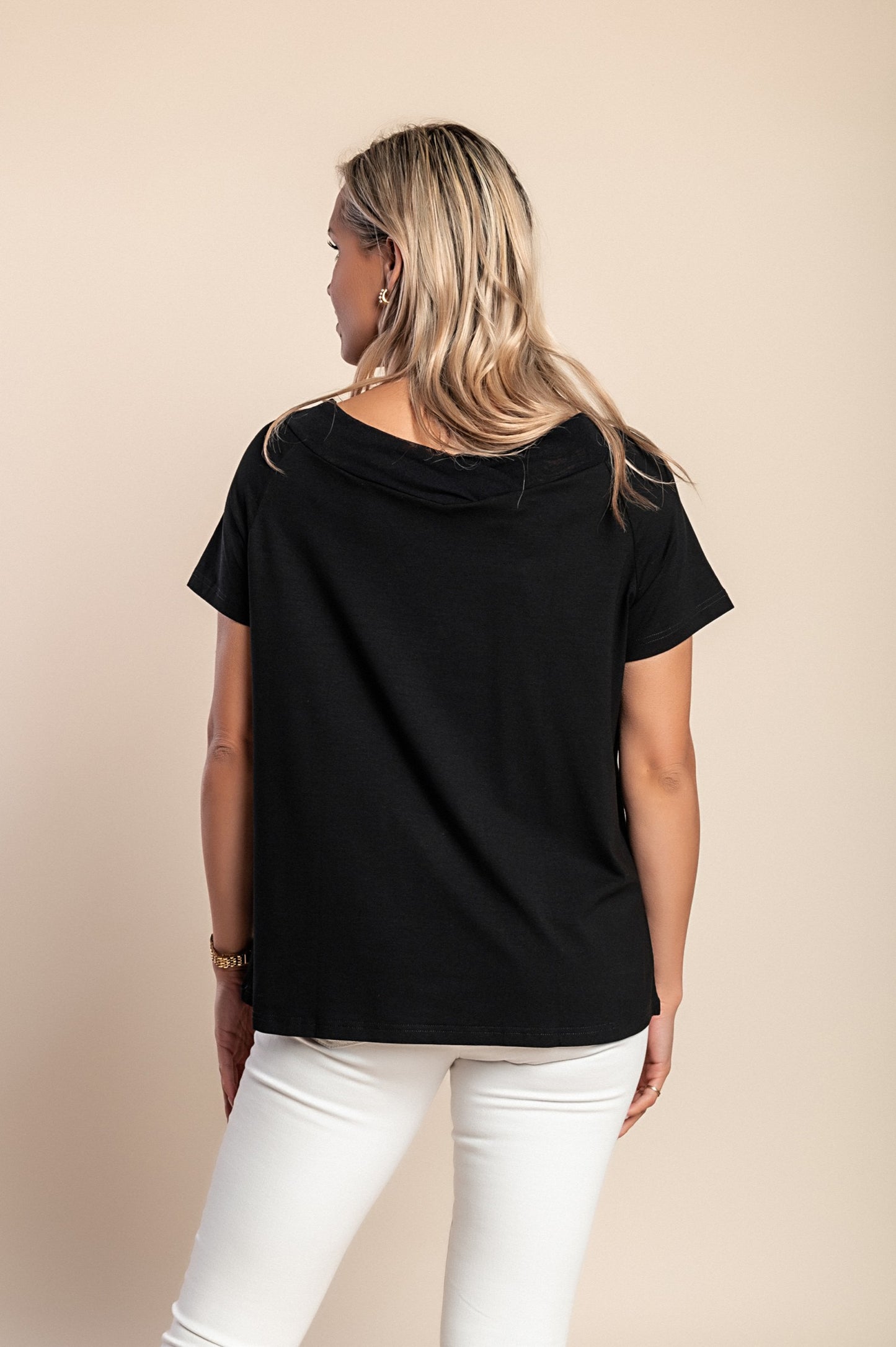 Maglietta corta e ampia, nera