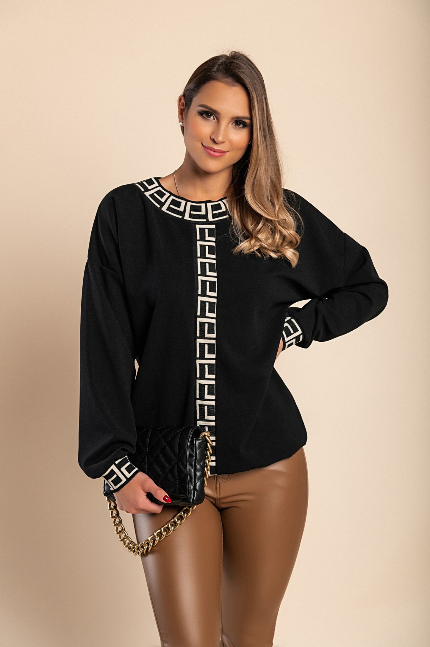 Maglia ampia con stampa geometrica, nero e beige