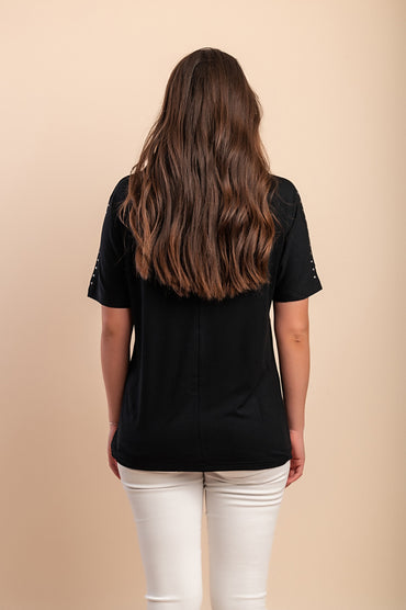 Maglietta con rivetti decorativi, nera