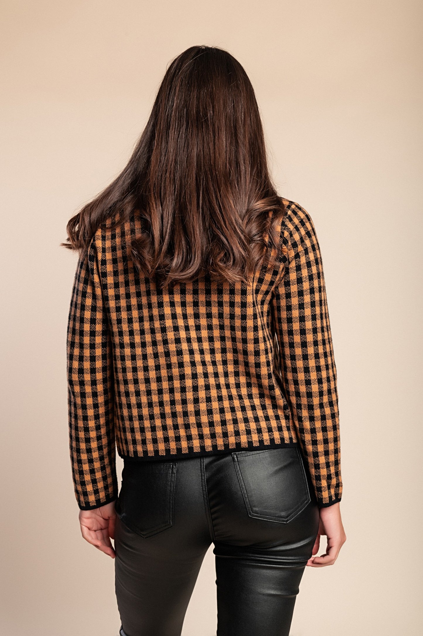 Cardigan in maglia con stampa a quadri, cammello