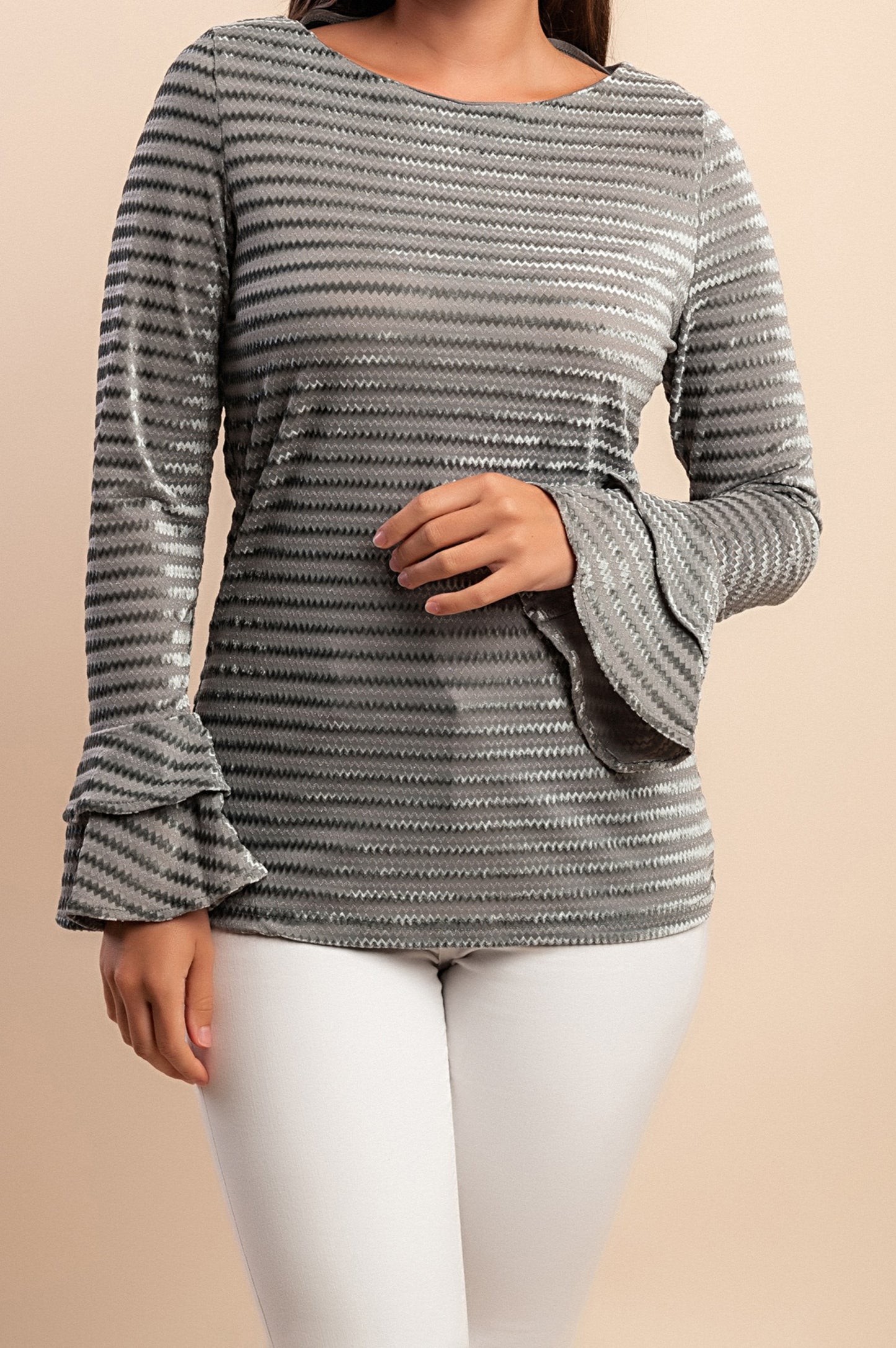 Top elegante con volant, grigio