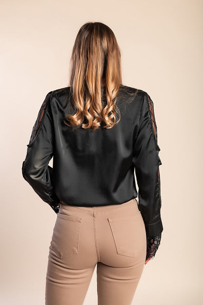 Camicia elegante a maniche lunghe con inserti in pizzo e collo tondo Senternada, nera