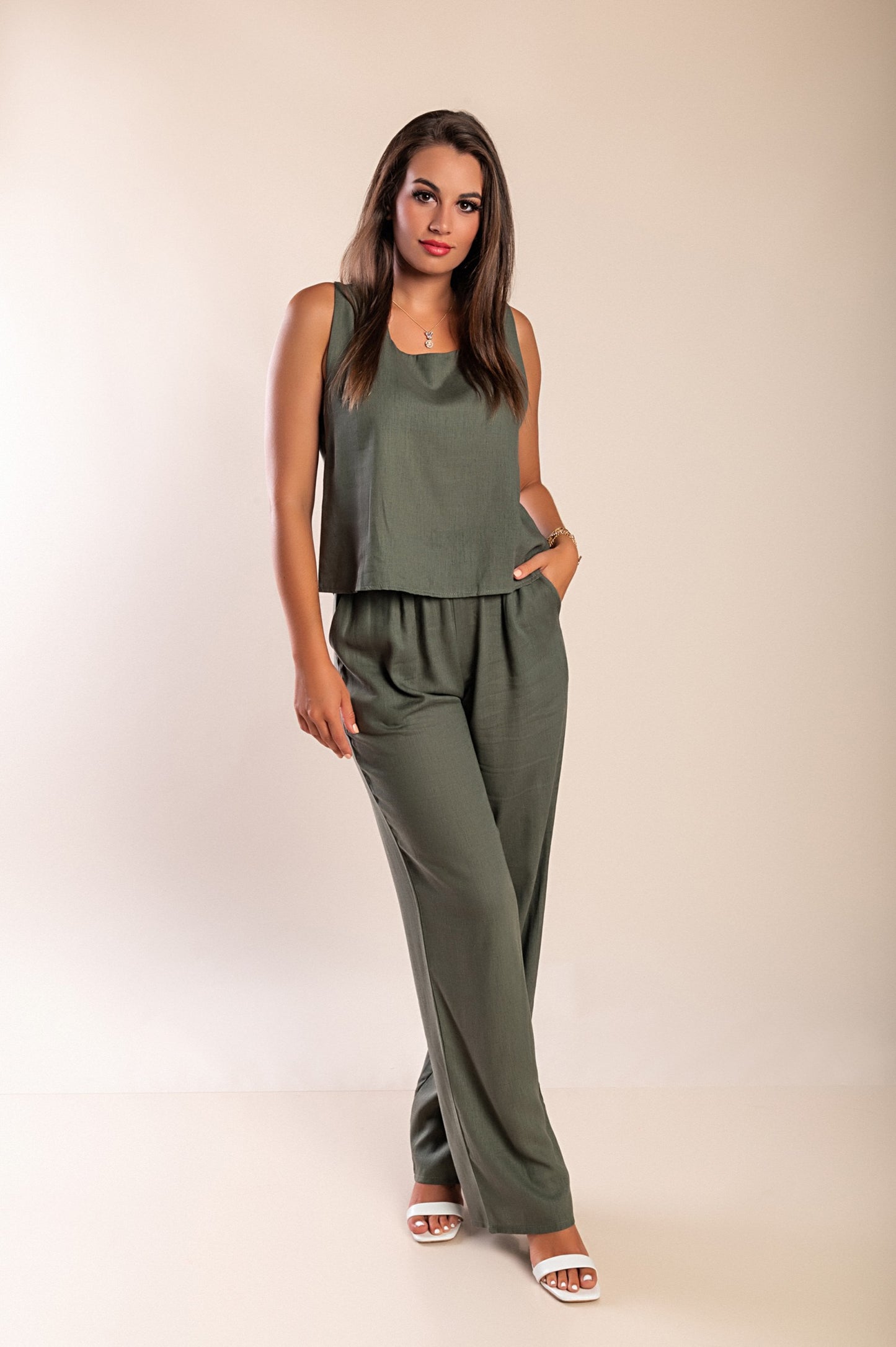 Set top e pantaloni lunghi, beige