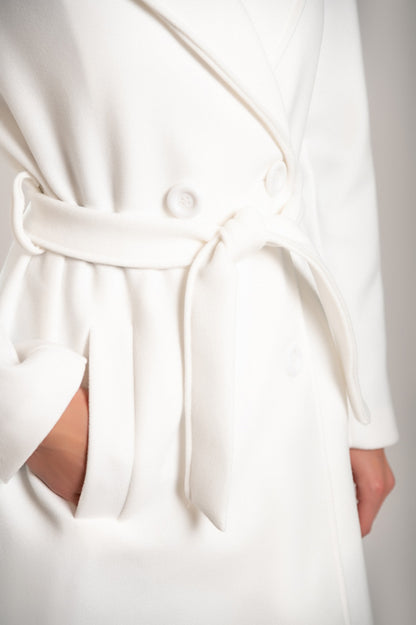 Elegante cappotto lungo con bottoni, color cammello