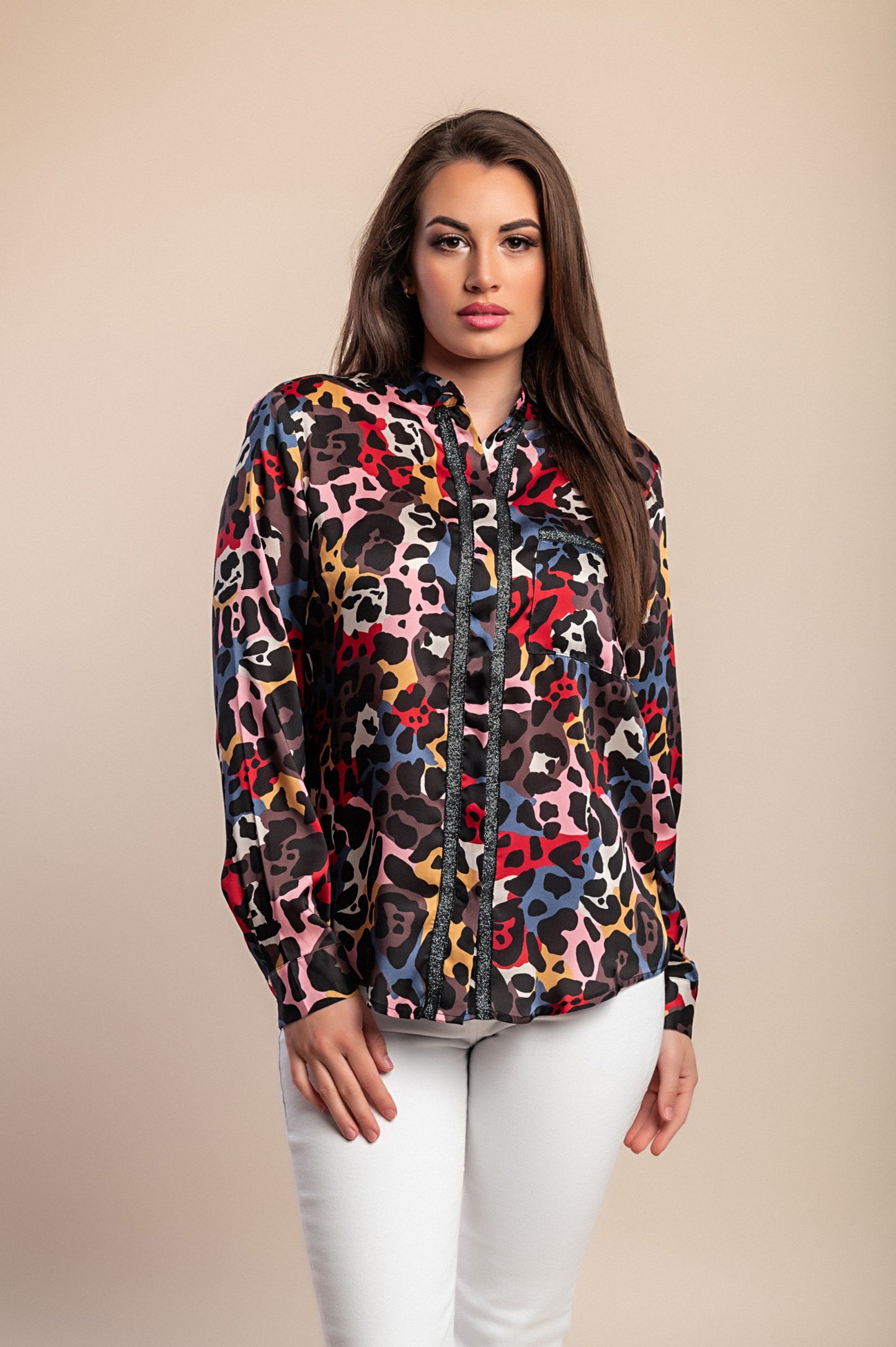 Top con stampa leopardata taglie forti, nero