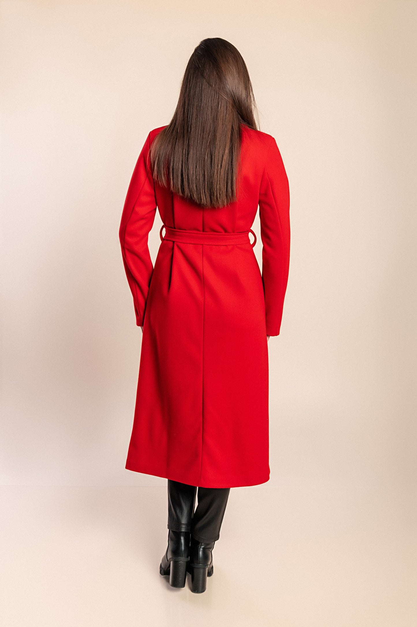 Elegante cappotto lungo con bottoni, color cammello