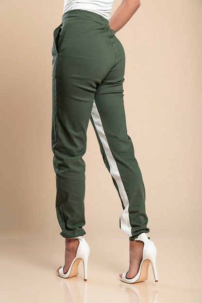 PANTALONE ALLA MODA CON RIGA SUI LATI, ELASTICIZZATE IN VITA  FRIEDA, VERDE