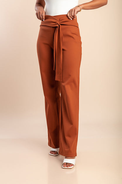 Pantaloni eleganti in cotone con nodo decorativo, cammello
