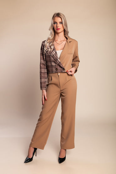 Elegante completo blazer e pantaloni con stampa a quadri, cammello