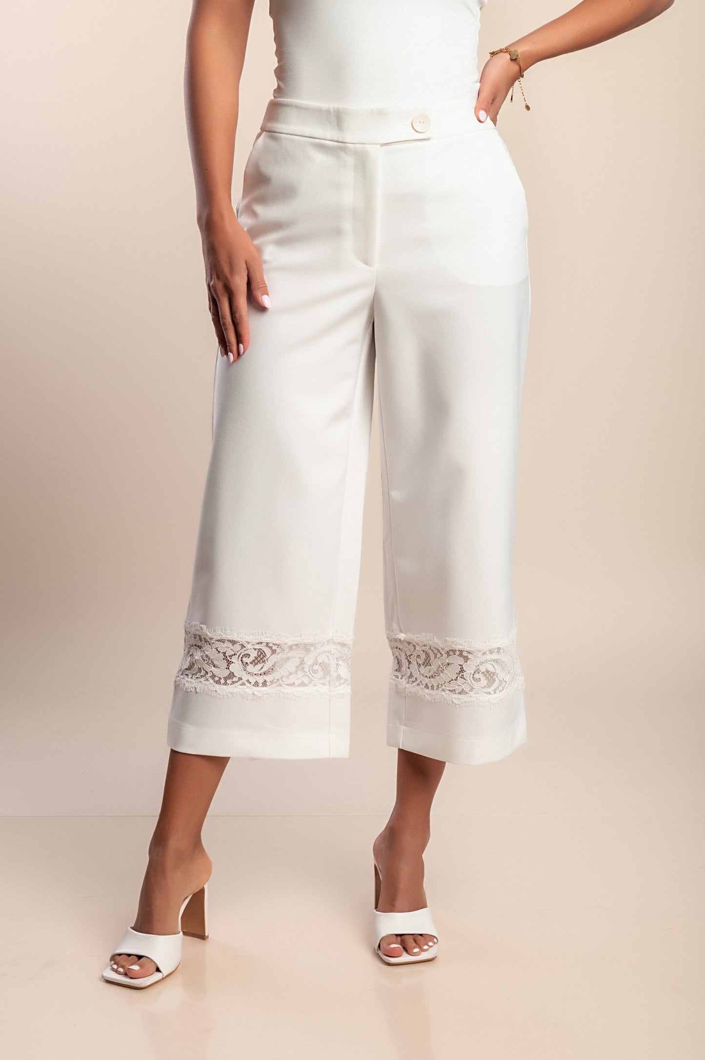 Pantaloni con pizzo decorativo, crema