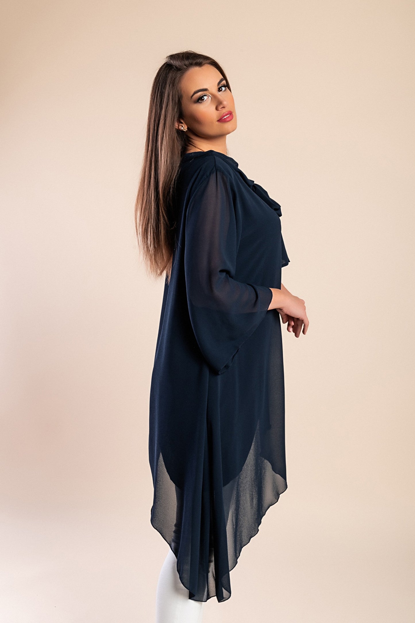 Elegante tunica in tessuto semitrasparente con fiocco decorativo  Ginette, verde scuro