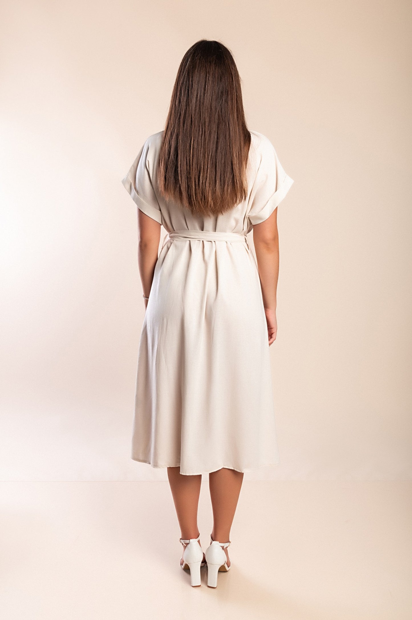 Abito midi in lino con bottoni, beige
