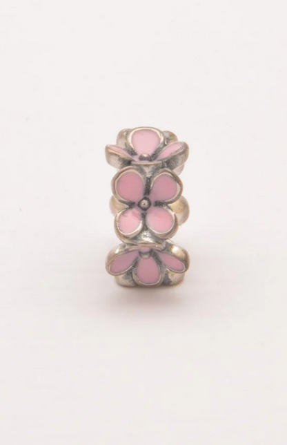 Ciondolo in argento con motivo floreale, rosa.