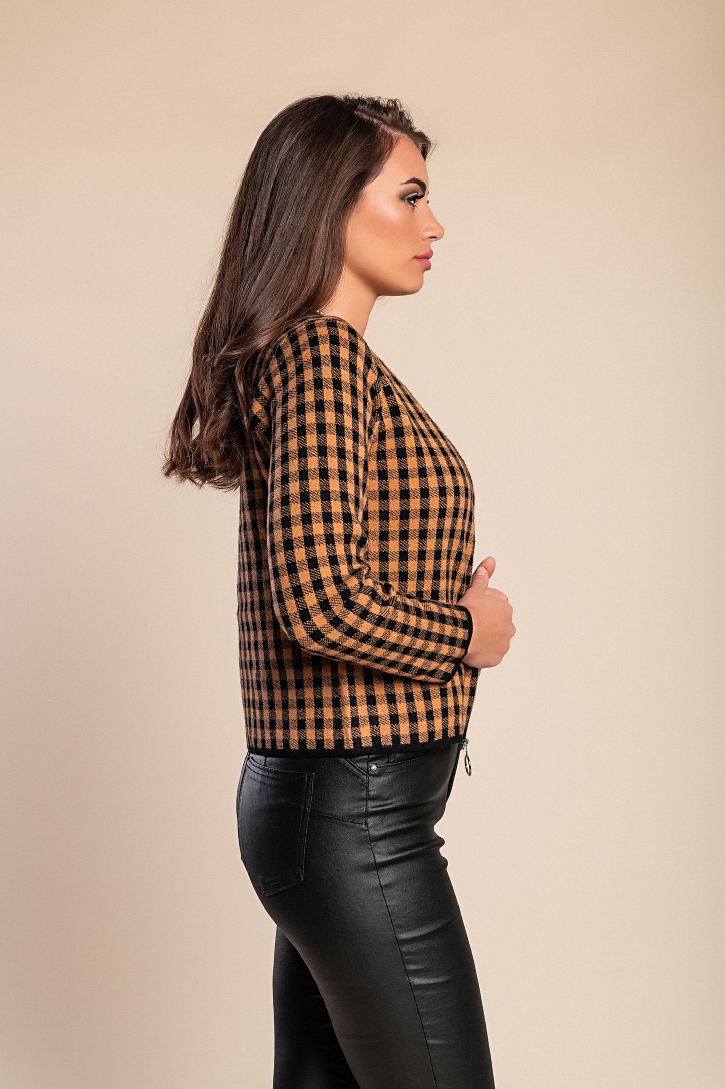 Cardigan in maglia con stampa a quadri, cammello