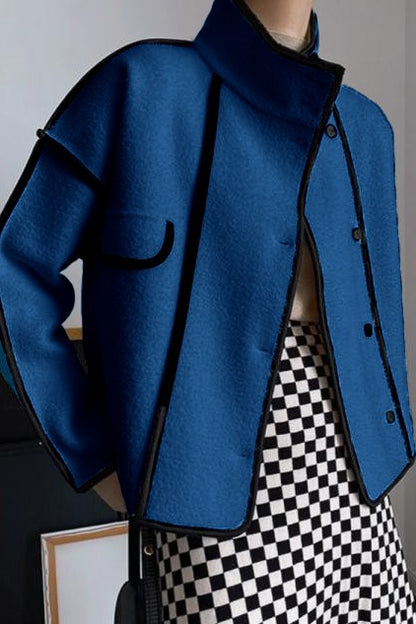 Cappotto corto elegante, bianco