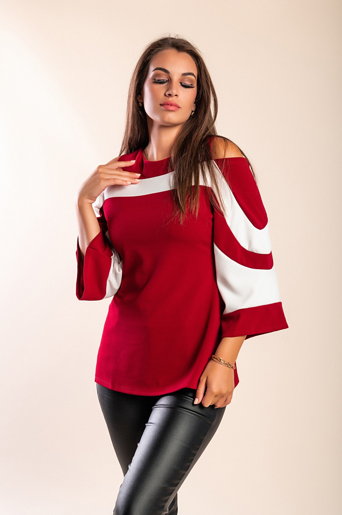 Maglietta con le maniche a campana Ninita, nera