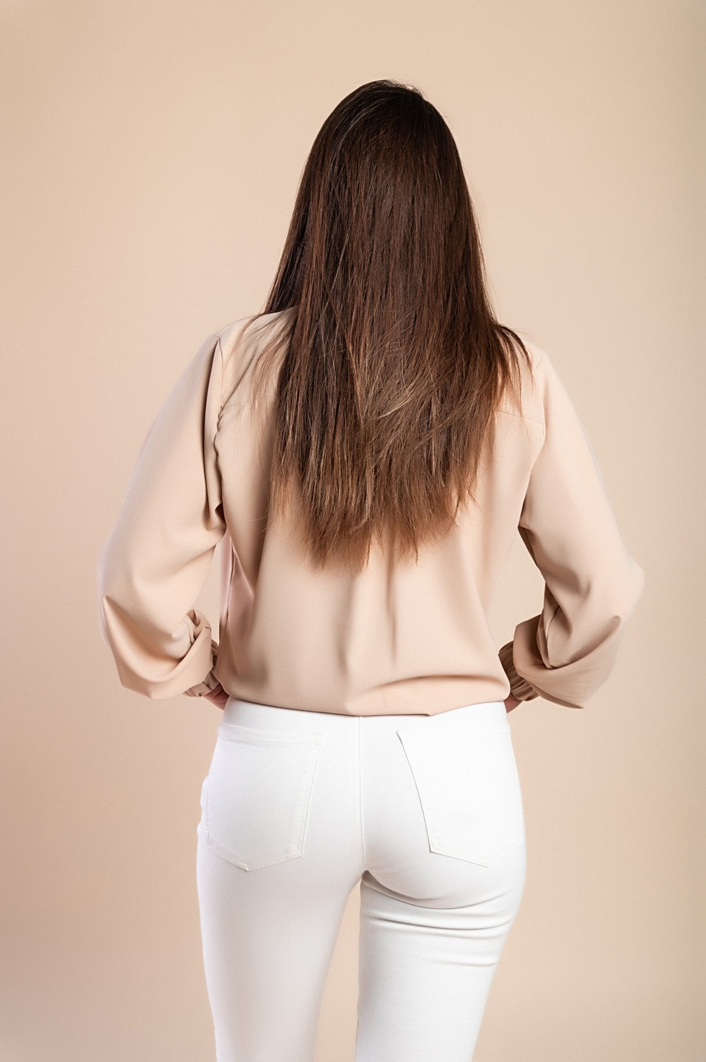 Camicia elegante con scollo rotondo, bianca