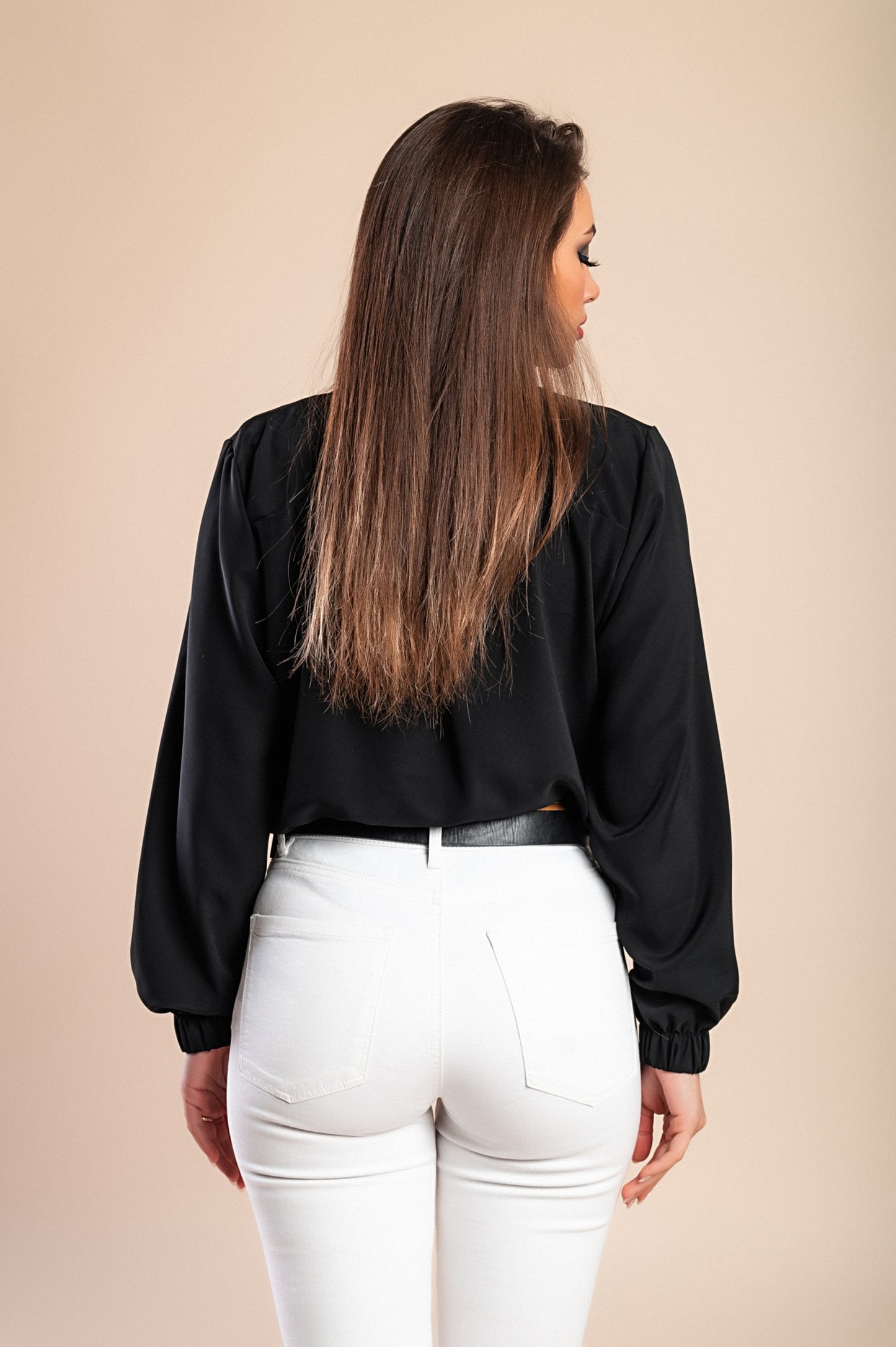 Camicia elegante con scollo rotondo, bianca