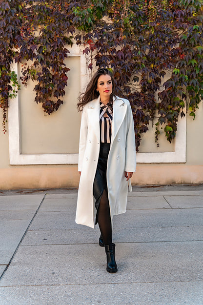 Elegante cappotto lungo con bottoni, color cammello
