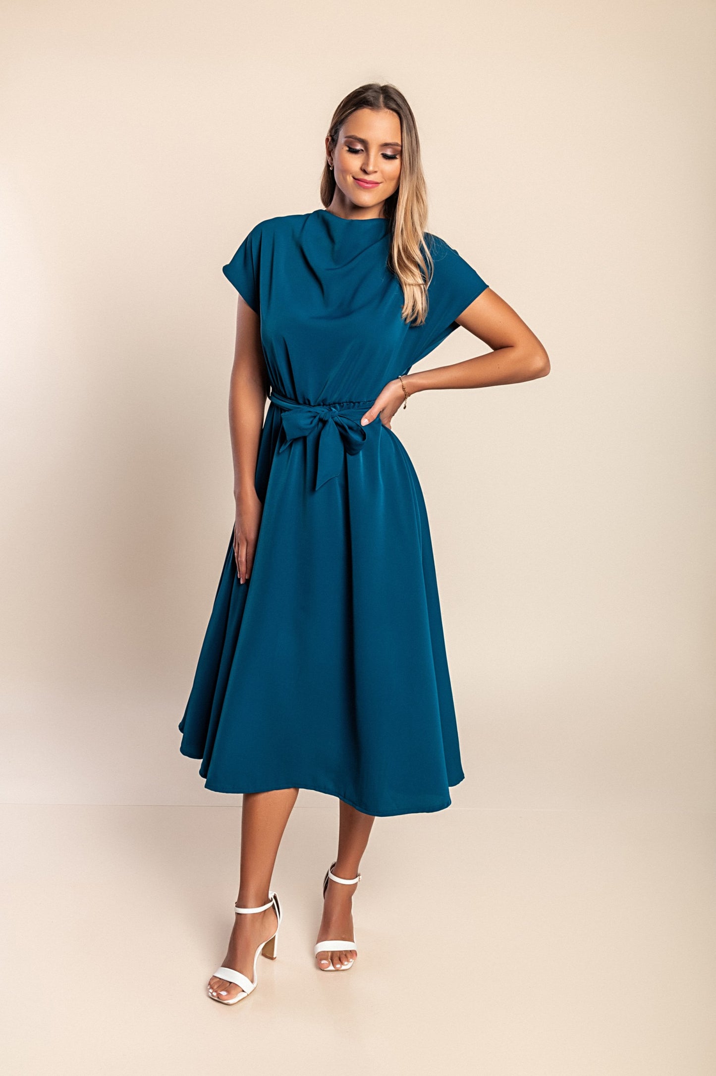 Abito midi con cintura, colore petrolio