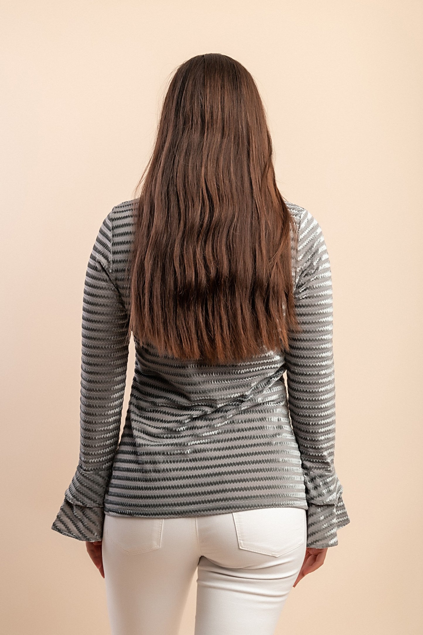 Top elegante con volant, grigio