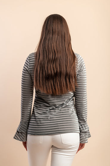Top elegante con volant, grigio