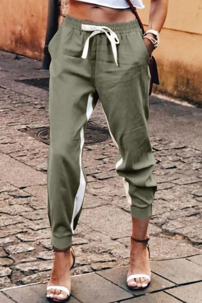 PANTALONE ALLA MODA CON RIGA SUI LATI, ELASTICIZZATE IN VITA  FRIEDA, VERDE