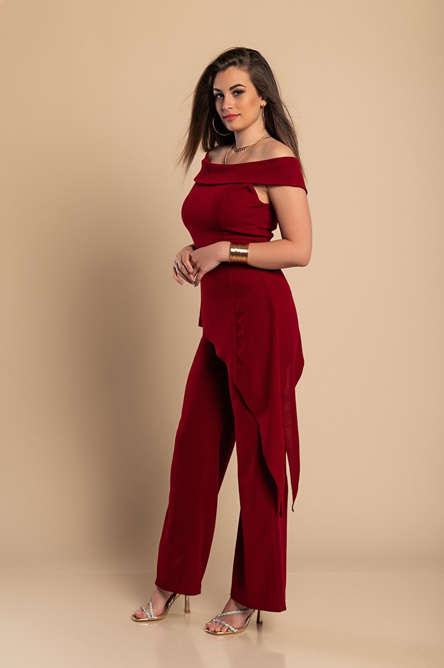 Elegante completo asimmetrico top e pantalone, bordeaux