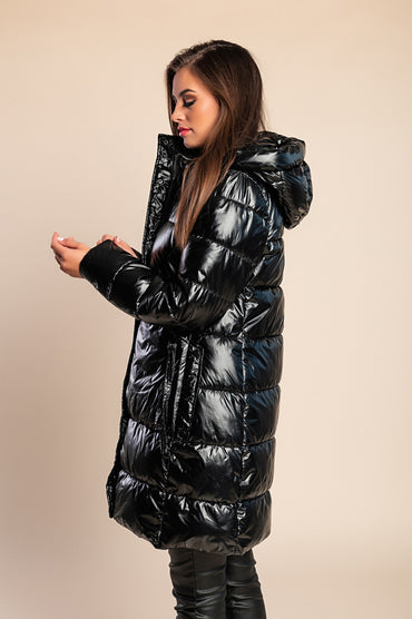 Giacca invernale lunga con collo alto, nera