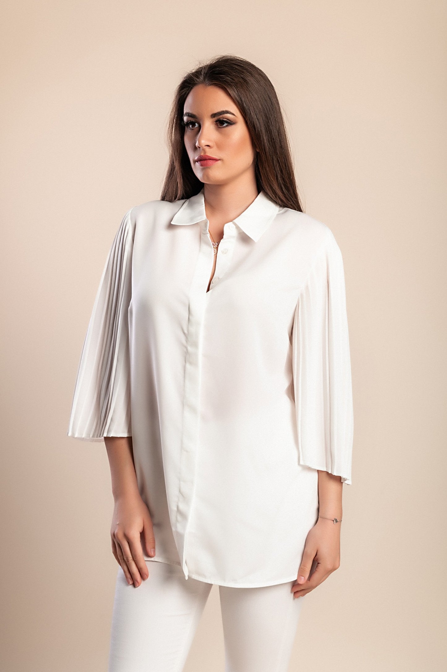 Camicia con maniche plissettate, bianca