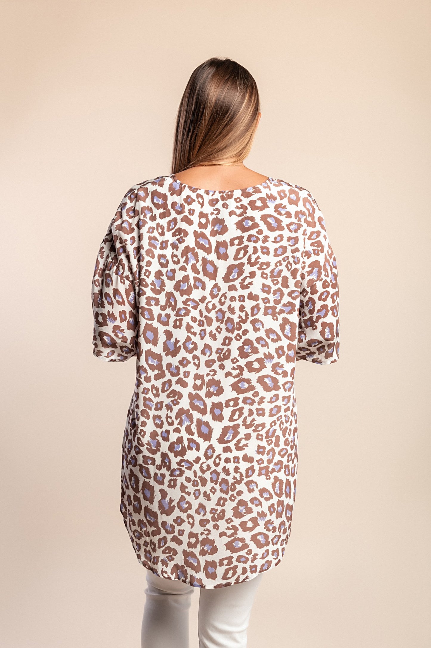 Camicetta ampia con stampa leopardata, marrone