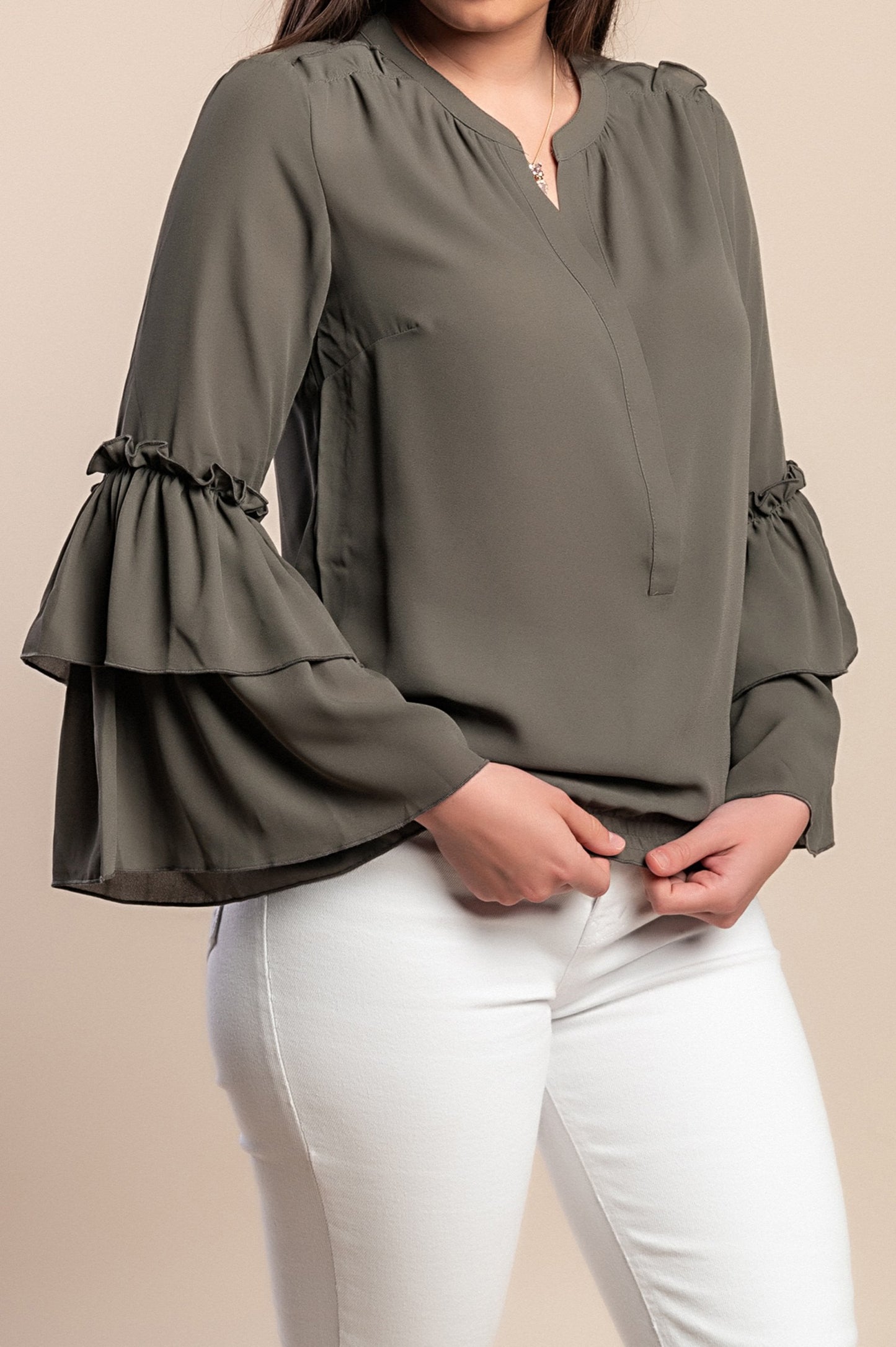 Camicetta taglie forti con volant, verde oliva