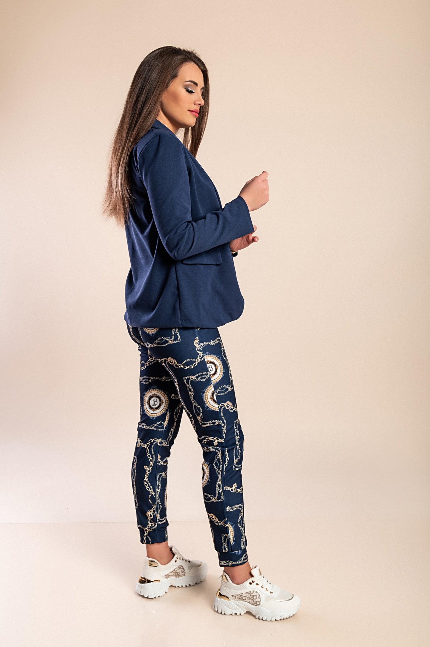 Completo di pantaloni e blazer elegante senza lettere Estrena, nero-nero