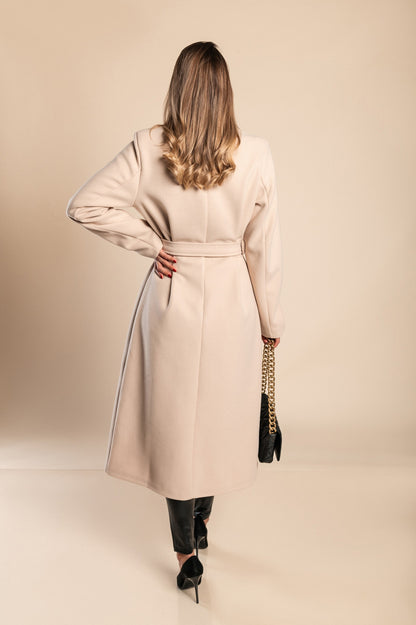 Elegante cappotto lungo con bottoni, color cammello