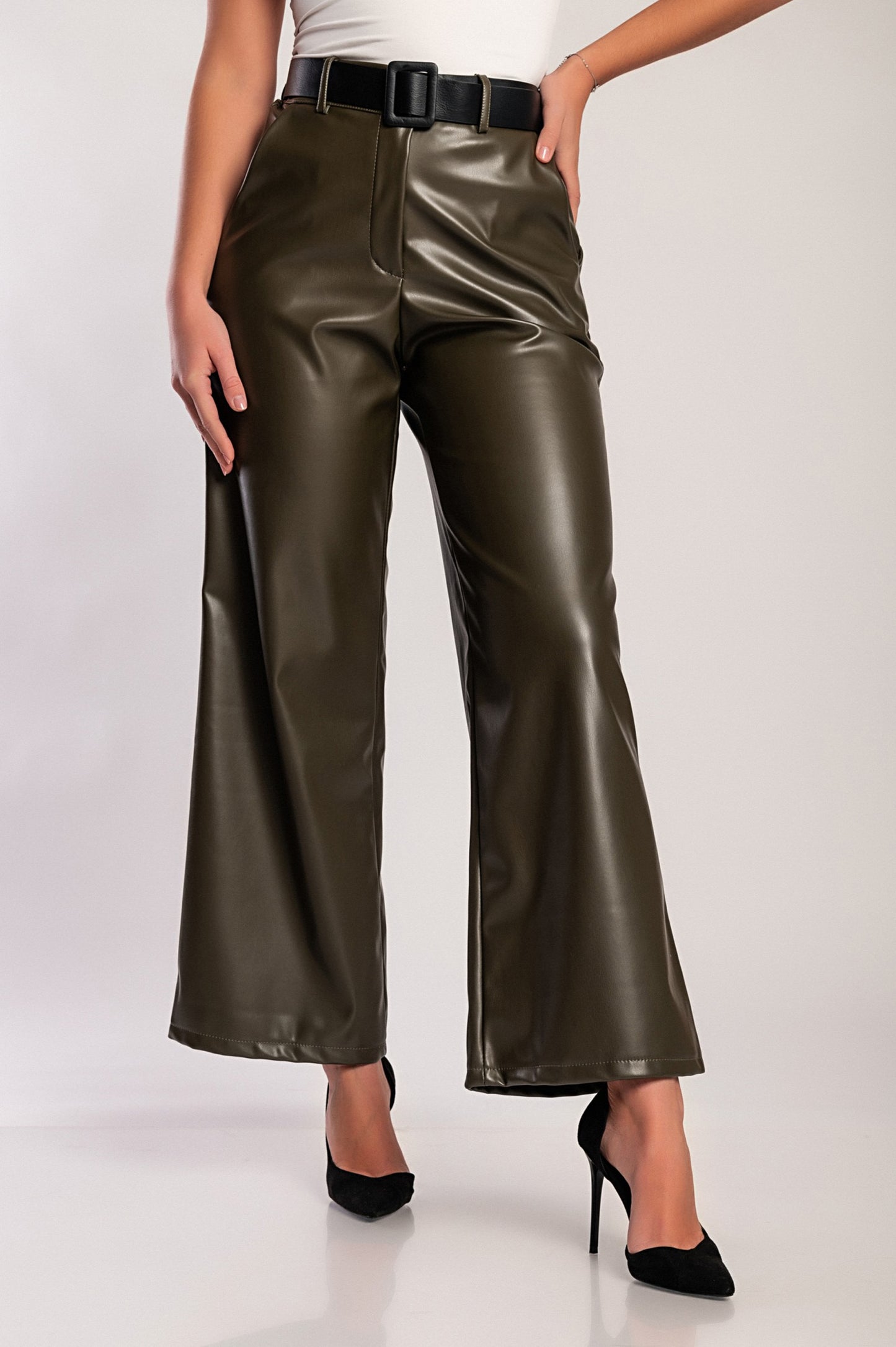 Pantaloni in similpelle, oliva