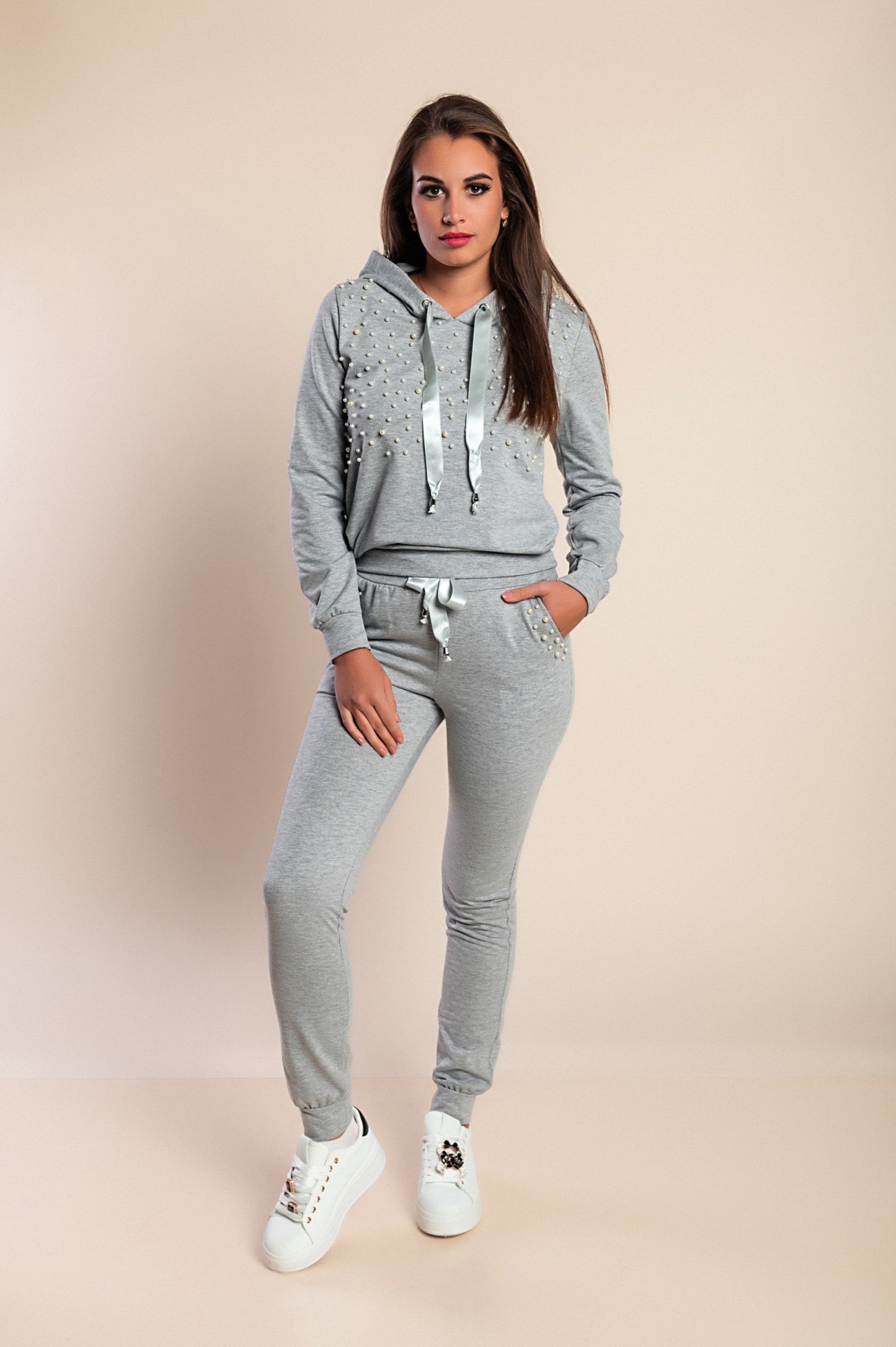 COMPLETO MAGLIETTA CON CAPPUCCIO E PANTALONE CON DETTAGLIATI DI PERLINE TINSELY, ROSA