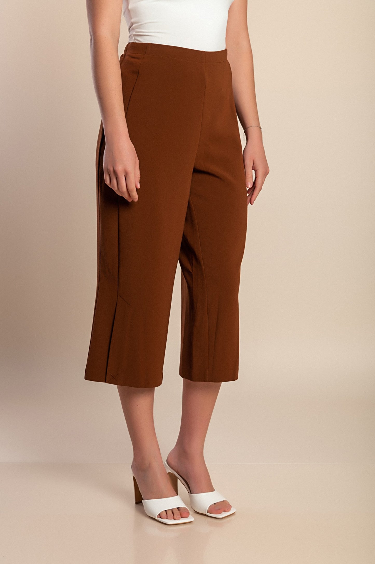Pantaloni capri taglie forti, marroni