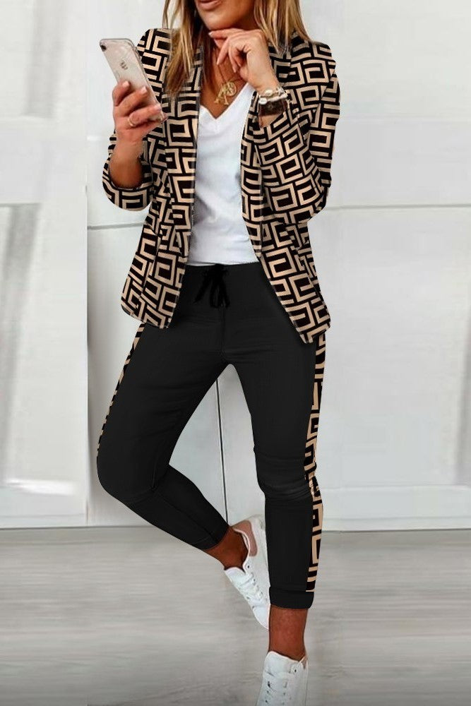 Completo pantalone con blazer elegante con stampa geometrica Nunzia, beige