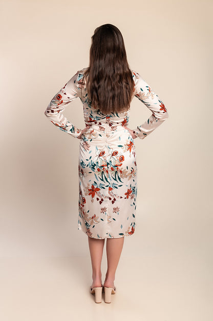 Abito midi taglie forti con stampa floreale, rosa chiaro