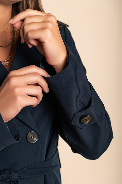 Elegante trench con bottoni, beige