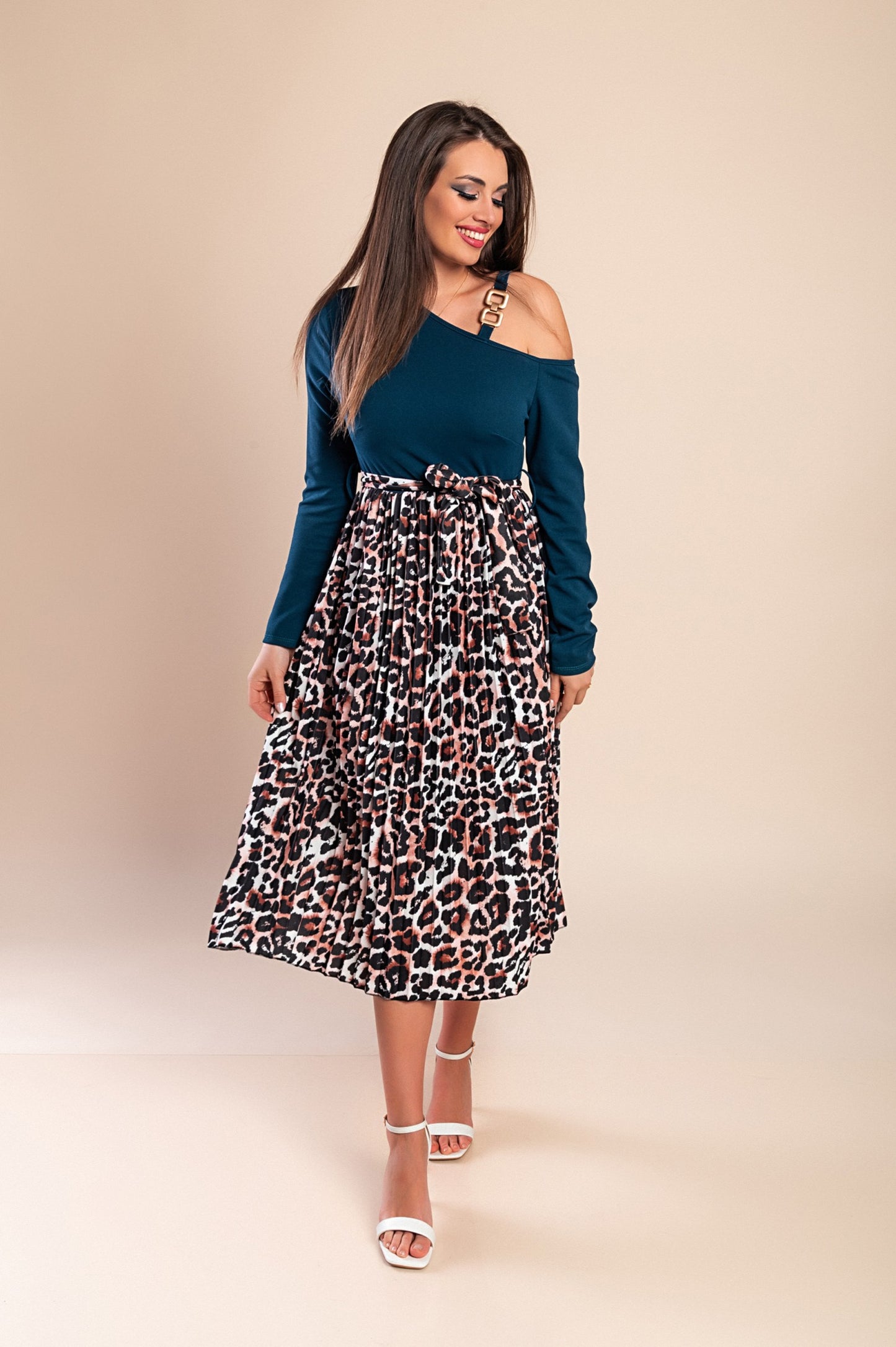 Abito midi con stampa leopardata, nero