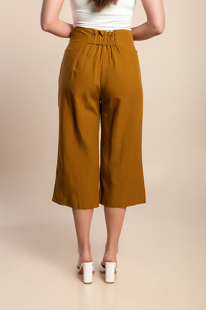 Pantaloni capri taglie forti, senape