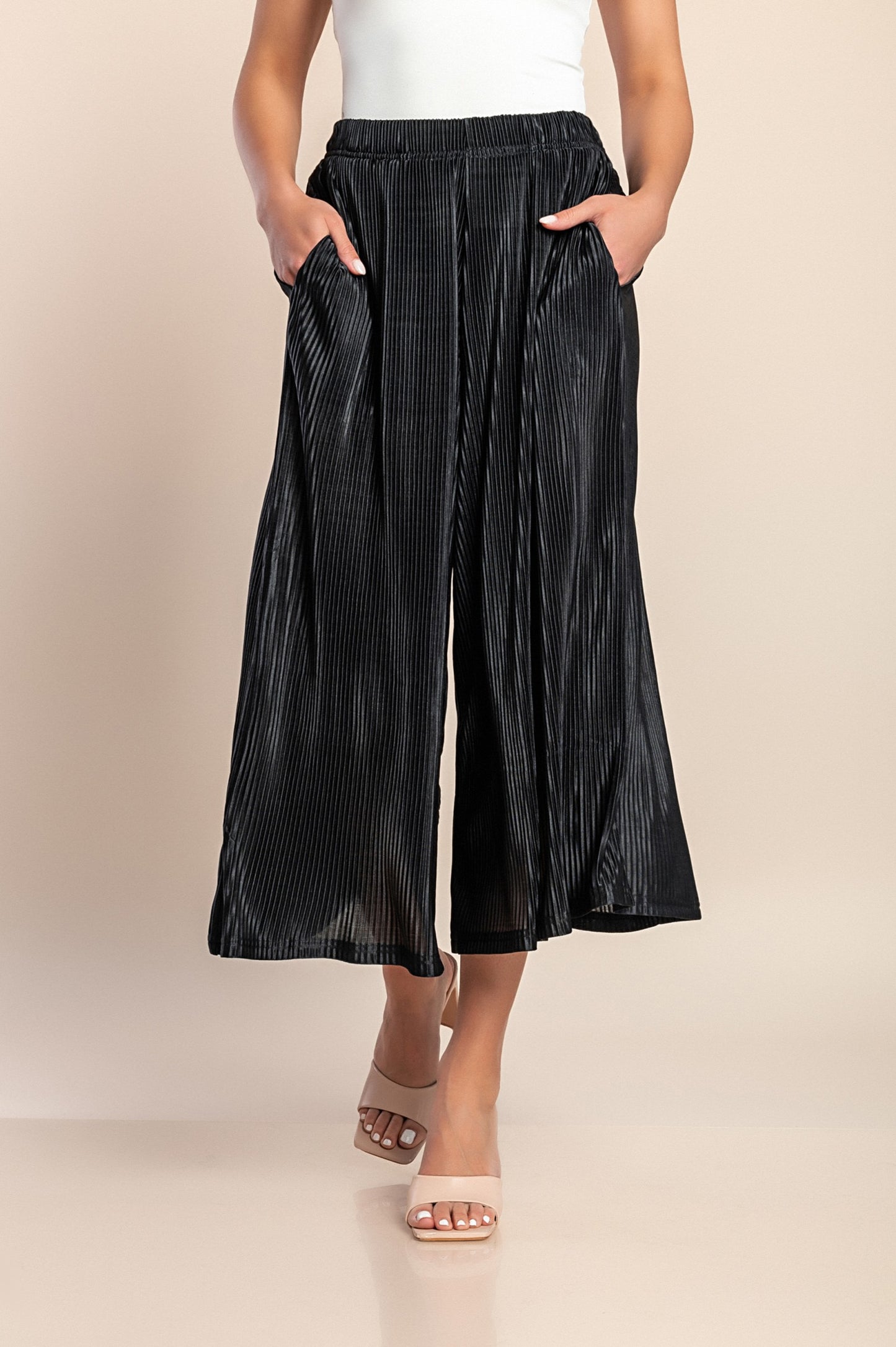 Pantaloni eleganti con pieghe, beige